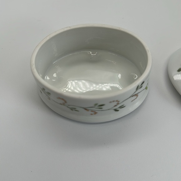 Antique handpainted trinket box limousine - Picture 8 of 9